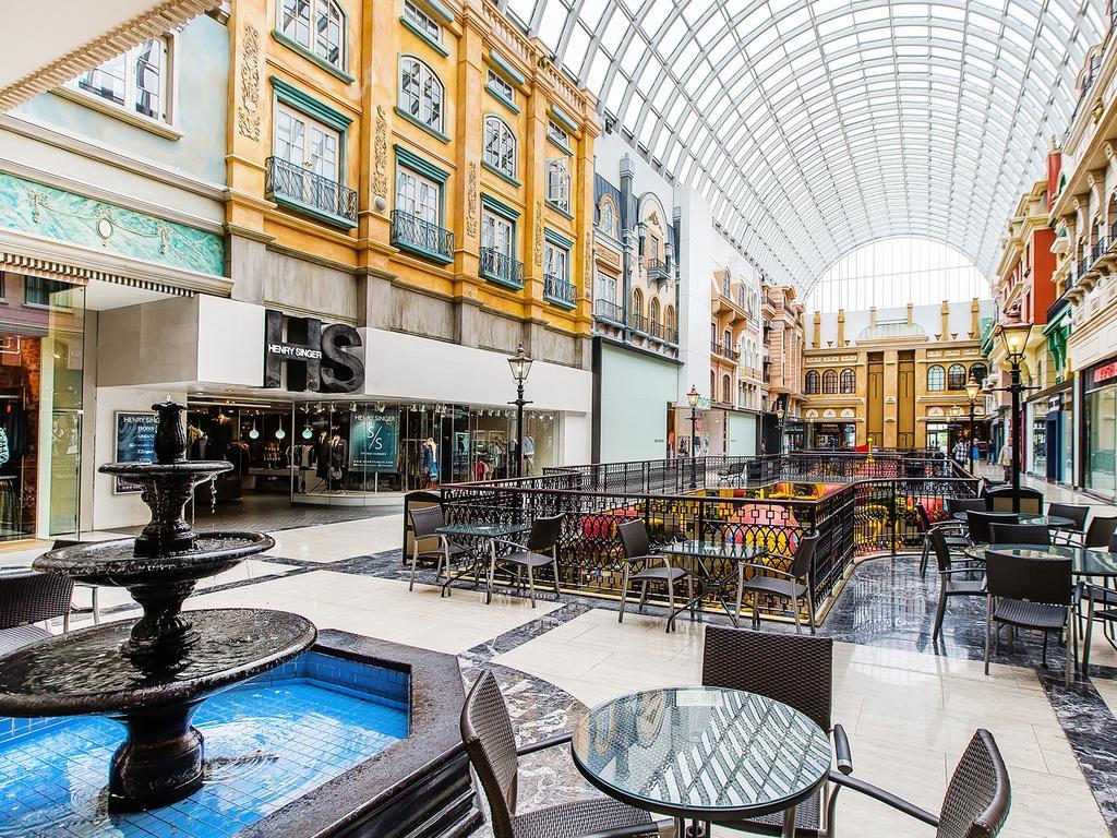 West Edmonton Mall Inn Экстерьер фото